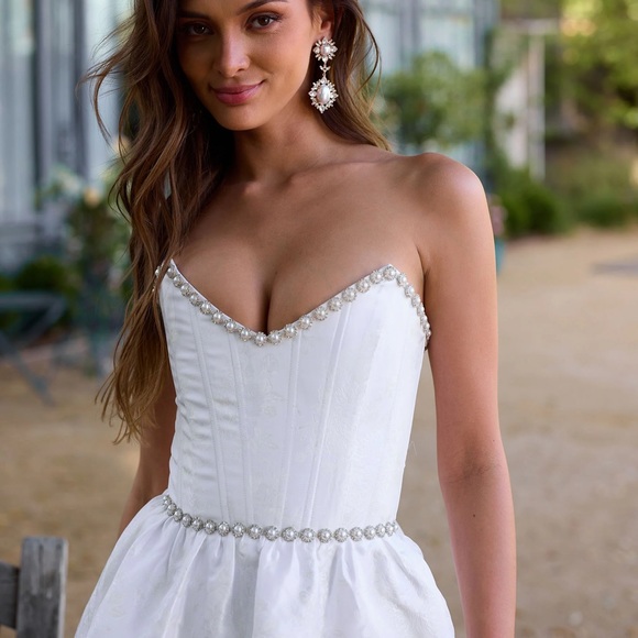 V. Chapman The Evie Dress in White Windsor Brocade - Picture 6 of 12